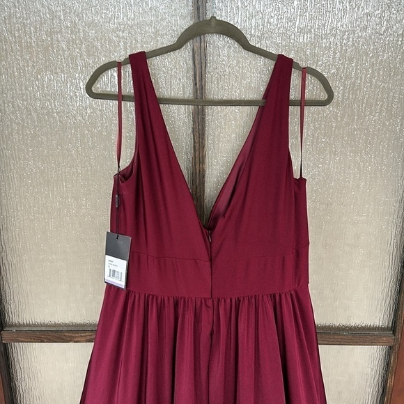 La Femme Empire waist deep v neckline gown size 20. NWT - Picture 9 of 11